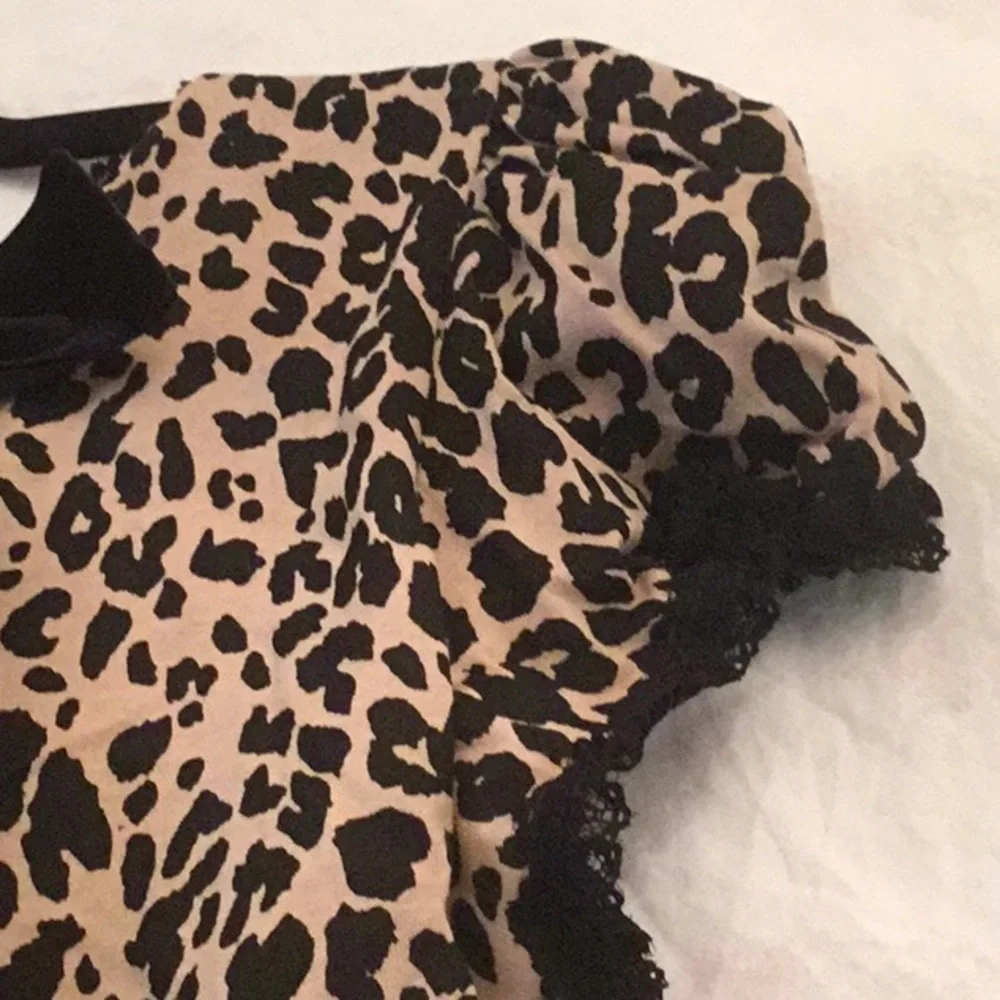 NWT Jessica Louise Leopard Molly Keyhole Puff Sleeve Top - Picture 4 of 12